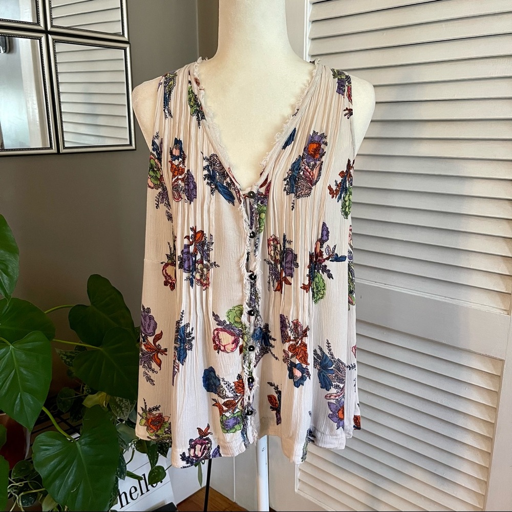 Maeve Cream Floral Sleeveless V-Neck Blouse